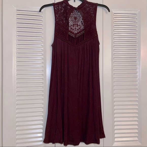 AE 🦅 Burgundy Lace Sleeveless Dress - Picture 3 of 7